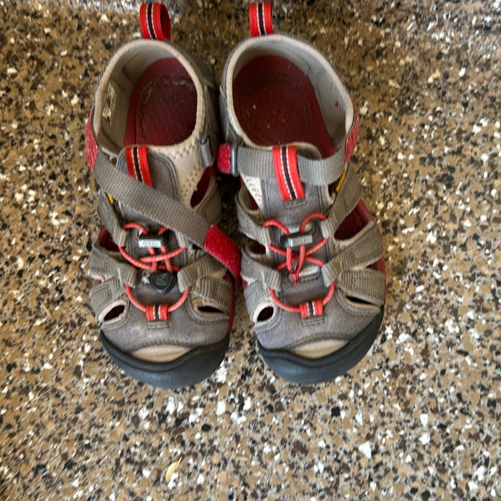 Kids keens size 1